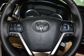 2015款丰田汉兰达2.0T 四驱 7座豪华版