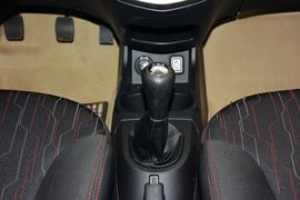 2015款长安奔奔1.4L手动豪华型