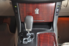 新皇冠3.0L Royal Saloon