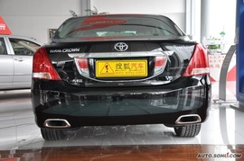 新皇冠3.0L Royal Saloon