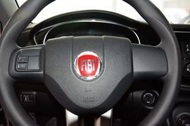 2015款菲亚特菲翔1.4T自动悦享版