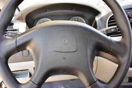 2015款东风风行菱智V3 1.6L舒适型