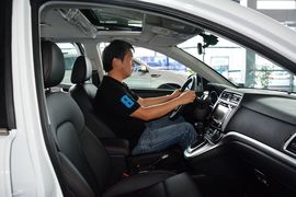 2015款哈弗H6 运动版 1.5T自动两驱尊享型