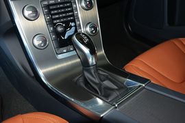 2015款沃尔沃V60 2.0T T5智雅版