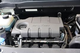 2015款双龙柯兰多2.0L四驱自动致尊版