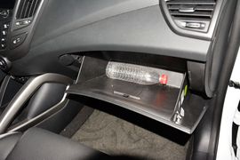 2015款现代Veloster飞思 1.6T自动尊享版实拍