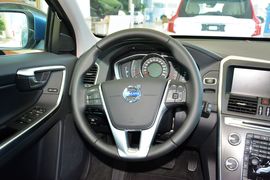 2016款沃尔沃XC60 2.0T T5智进版