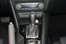 2014款马自达3 昂克赛拉两厢2.0L手自一体运动型