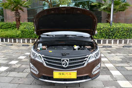 2015款宝骏560 1.8L手动豪华型