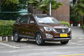 2015款宝骏560 1.8L手动豪华型