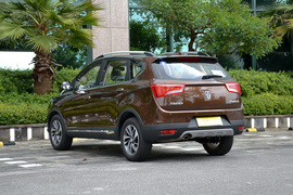 2015款宝骏560 1.8L手动豪华型