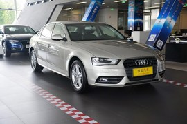 2015款奥迪A4L 45TFSI 个性运动型