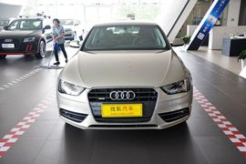 2015款奥迪A4L 45TFSI 个性运动型