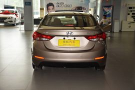 2015款现代朗动1.6L手动领先型