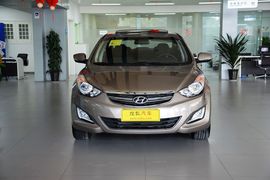 2015款现代朗动1.6L手动领先型