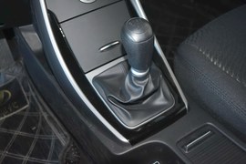 2015款现代朗动1.6L手动领先型
