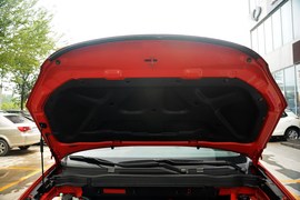 2015款双龙柯兰多2.0L两驱手动致真版