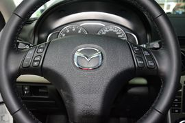 2015款马自达6 2.0L手自一体豪华型