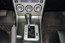 2015款马自达6 2.0L手自一体豪华型