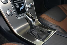 2016款沃尔沃XC60 2.0T T5 AWD智远版