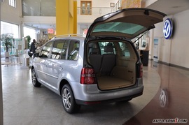 大众途安1.8T手自一体智尊版5座