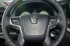 2015款丰田皇冠2.5L精英版