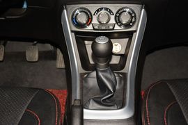 2014款铃木锋驭1.6手动进取型