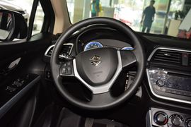 2014款铃木锋驭1.6手动进取型
