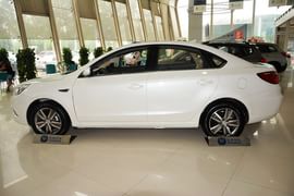 2015款长安逸动1.6L手动豪华型