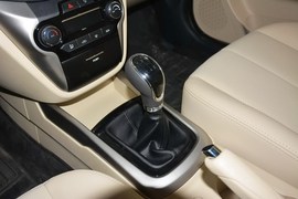 2015款长安逸动1.6L手动豪华型