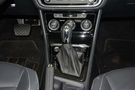 2015款大众朗行1.6L自动豪华型
