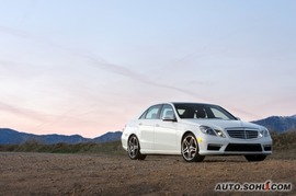 2010款奔驰E63 AMG海外试驾