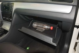 2014款大众帕萨特1.8TSI自动尊荣版到店实拍