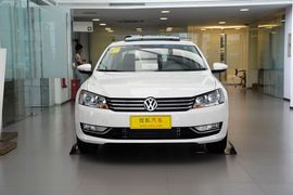 2014款大众帕萨特1.8TSI自动尊荣版