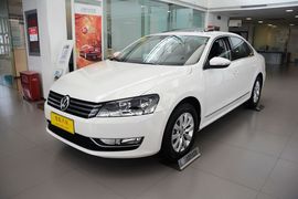 2014款大众帕萨特1.8TSI自动尊荣版