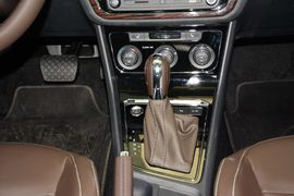 2015款大众朗逸230TSI DSG豪华版