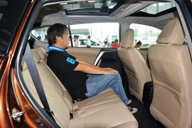 2015款丰田RAV4 2.5L自动四驱豪华版