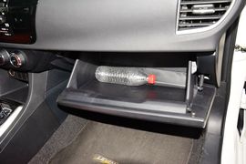 2014款丰田雷凌1.6G手动精英版到店实拍