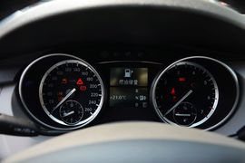 2014款奔驰R400 4MATIC商务型