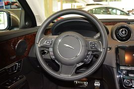 2015款捷豹XJL 3.0 SC四驱旗舰商务版