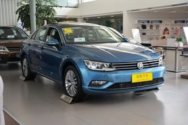 2015款大众凌渡330TSI DSG豪华版