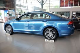 2015款大众凌渡330TSI DSG豪华版