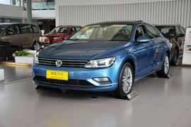 2015款大众凌渡330TSI DSG豪华版