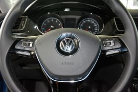 2015款大众凌渡330TSI DSG豪华版