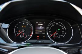 2015款大众凌渡330TSI DSG豪华版