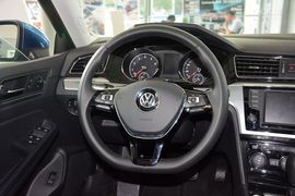2015款大众凌渡330TSI DSG豪华版