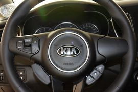 2013款起亚新佳乐2.0L 5座自动舒适版 国V