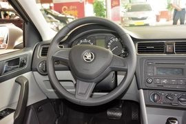 2015款斯柯达昕锐1.6L自动智选型