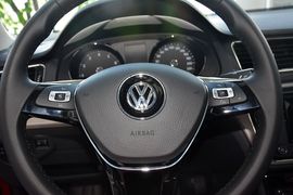 2015款大众朗逸1.6L自动豪华型