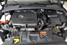 2015款福特福克斯三厢1.5L GTDi自动旗舰型